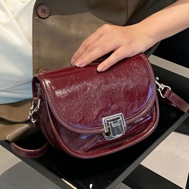 Top-layer Oil-Waxed Cowhide Leather Women's Messenger Bag, Fashiable and Elegant Clamshell Bag for Ladies Small Phe Purse