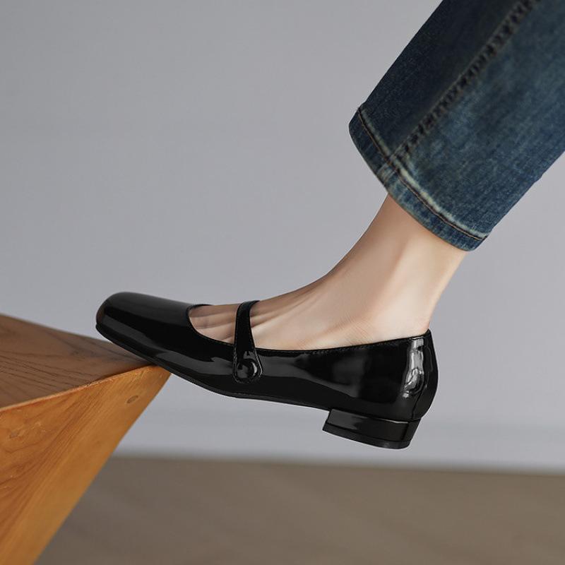 New Women's Leather Shoes Low-heeled Casual Flats Women's Rubber Soft-soled Black Women's Single Shoes Square Head Patent Leather Square Heel