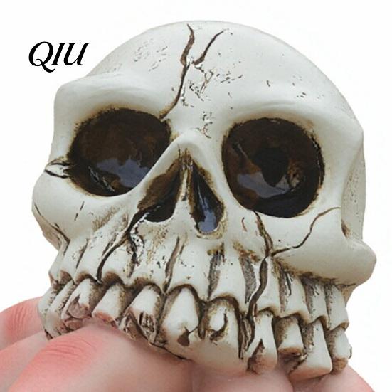 Simulated Bone Texture Decor Skull Finger Ornament, Resin Carving Halloween Decoration, Lifelike Horror Party Decoration Scary Dark