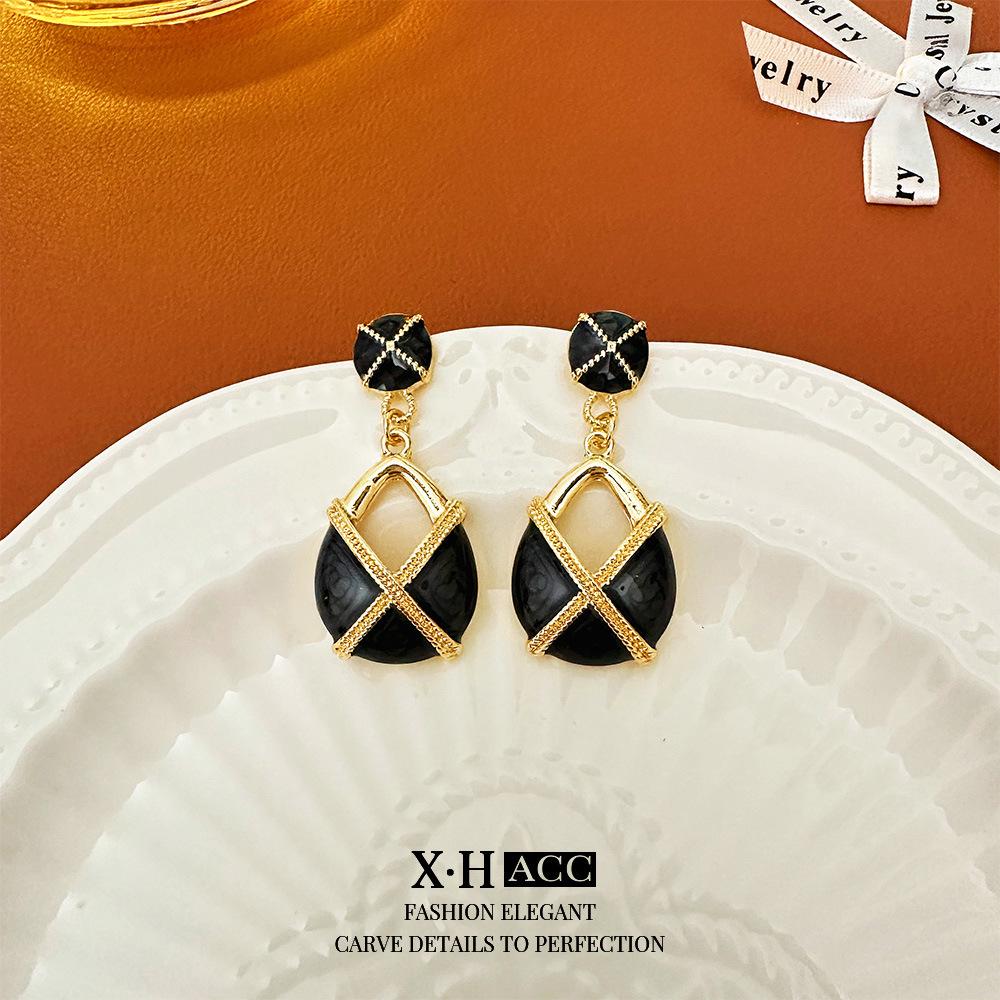 Vintage Bow Earrings: Timeless, High-End Retro Fashion Accessory