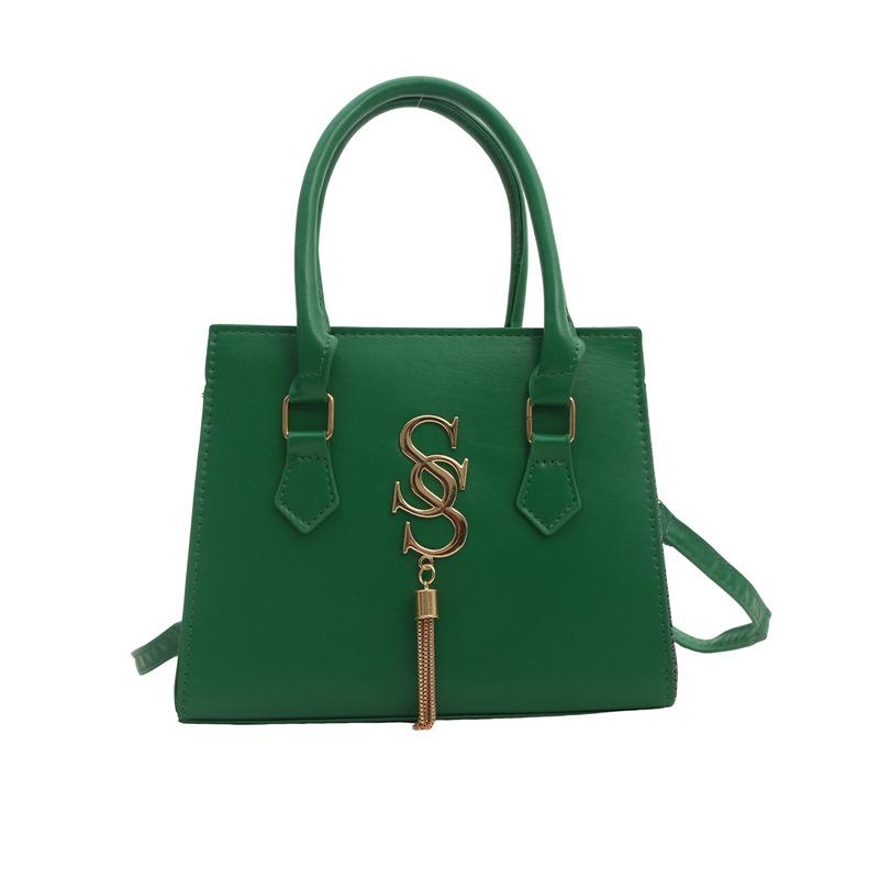 

Casual letter small square bag women s 2024 new summer trend fashion simple portable shoulder oblique cross armpit bag зелений