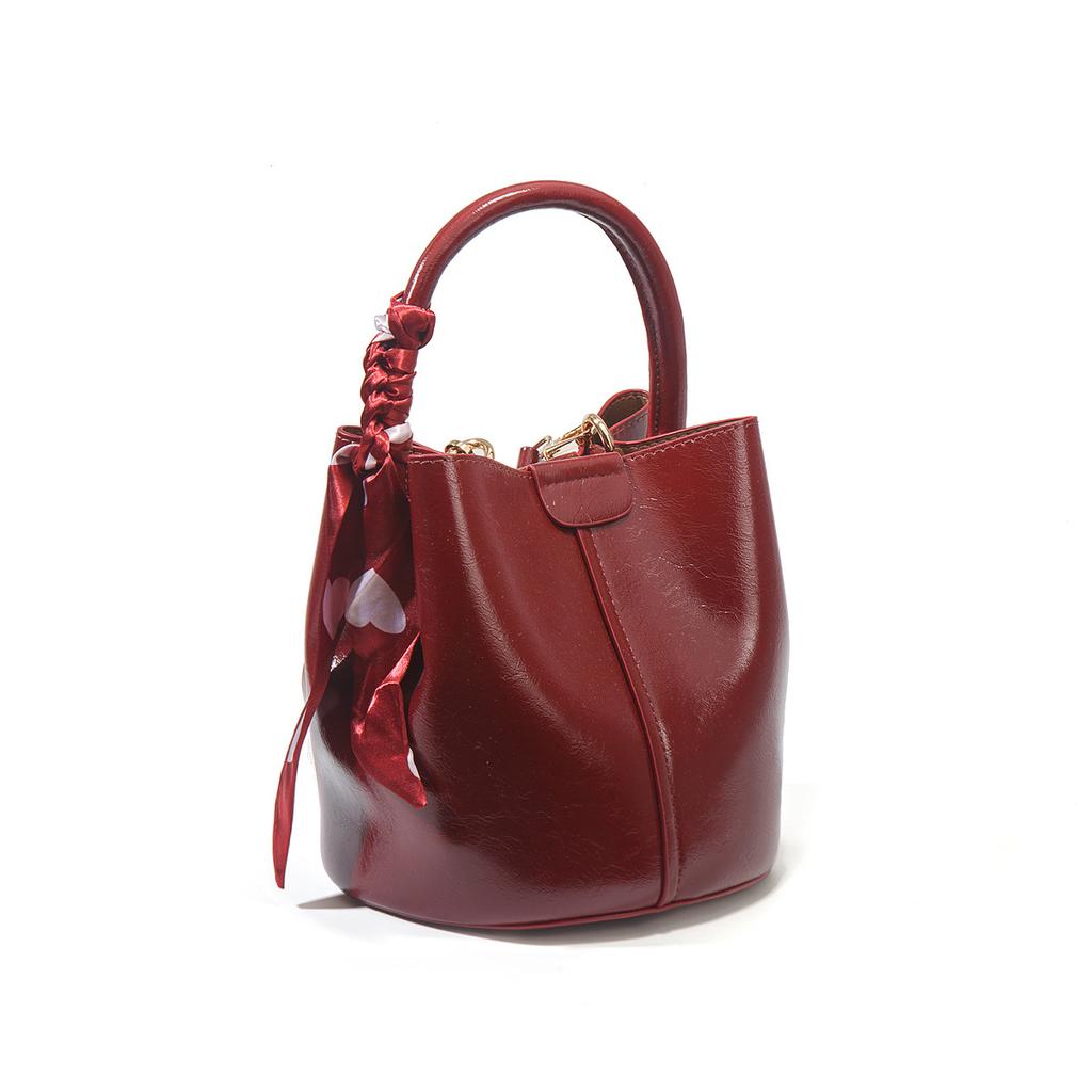Send Gifts, Silk Scarves, New Mothers, Red Wedding Bags, Wedding Gifts For Brides, Handbags, Messenger Women'S Bags