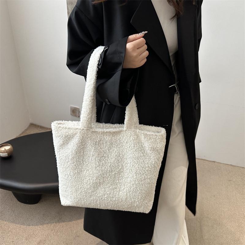 Stylish Korean Plush Tote Bag For Women Large Versatile Handbag Ideal For Daily Use In Trendy Colors