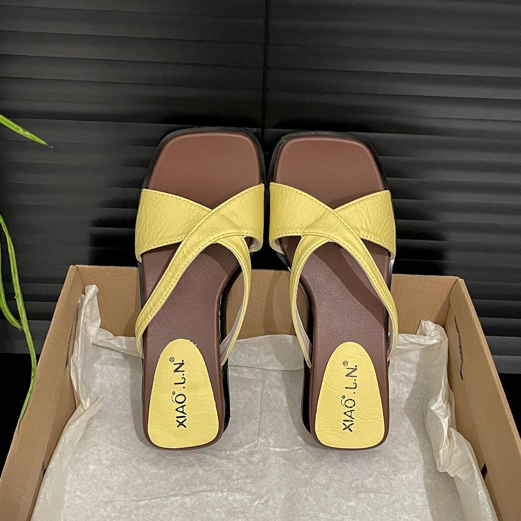 Queen Fan's explosive silver wedge heel one-word slippers women's shoes summer wear 2025 new non-slip French cool slippers