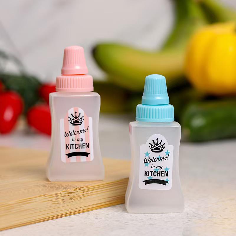 Portable Mini Squeeze Bottle for Tomato Salad Dressing and Honey Dispenser