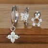 Ensemble de 3 Boucles d'Oreilles Anneau Couronne en Acier Inoxydable Couleur Argent pour Femmes Quatre Fleurs Zirconium Piercing Cartilage Boucle d'Oreille Bijoux Mode