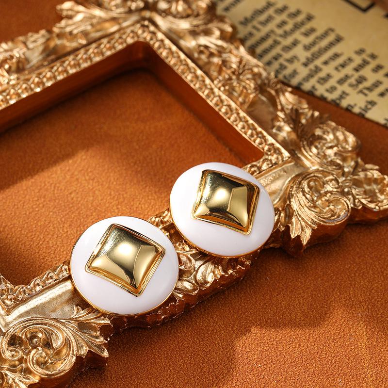 White Oil Dropping Round Retro Earrings With Personalized Temperament And Versatile Women's Fashion Earrings