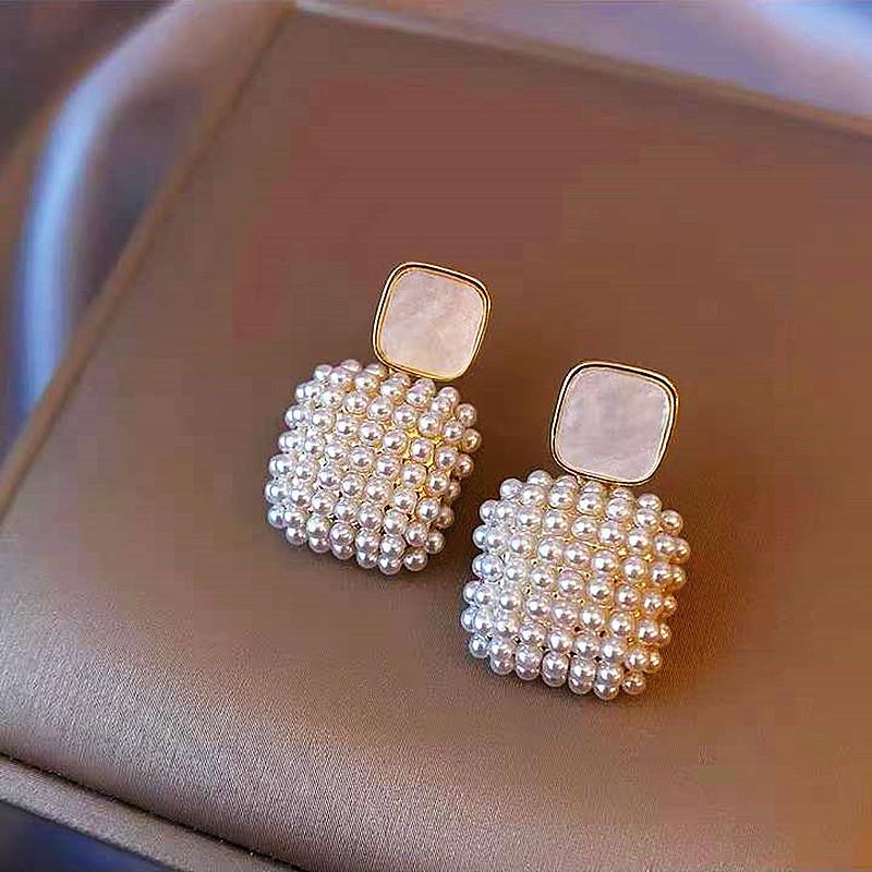 Korean Elegant Pearl Stud Earrings for Women: Versatile, High-Class Style Jewelry