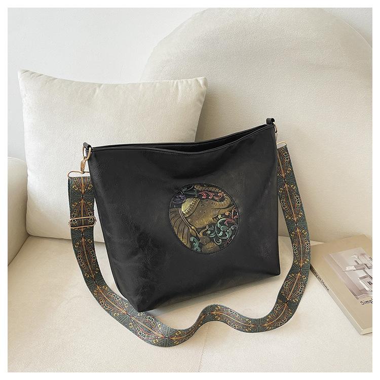Vintage Elephant Print Crossbody Bag for Women, Boho Leather Shoulder Bag, Adjustable Wide Strap Messenger Purse, Casual Daily Handbag