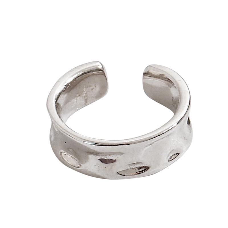 Korean Style Irregular Shiny Gear Ear Cuff, No Piercing Needed, Versatile and Chic for Autumn