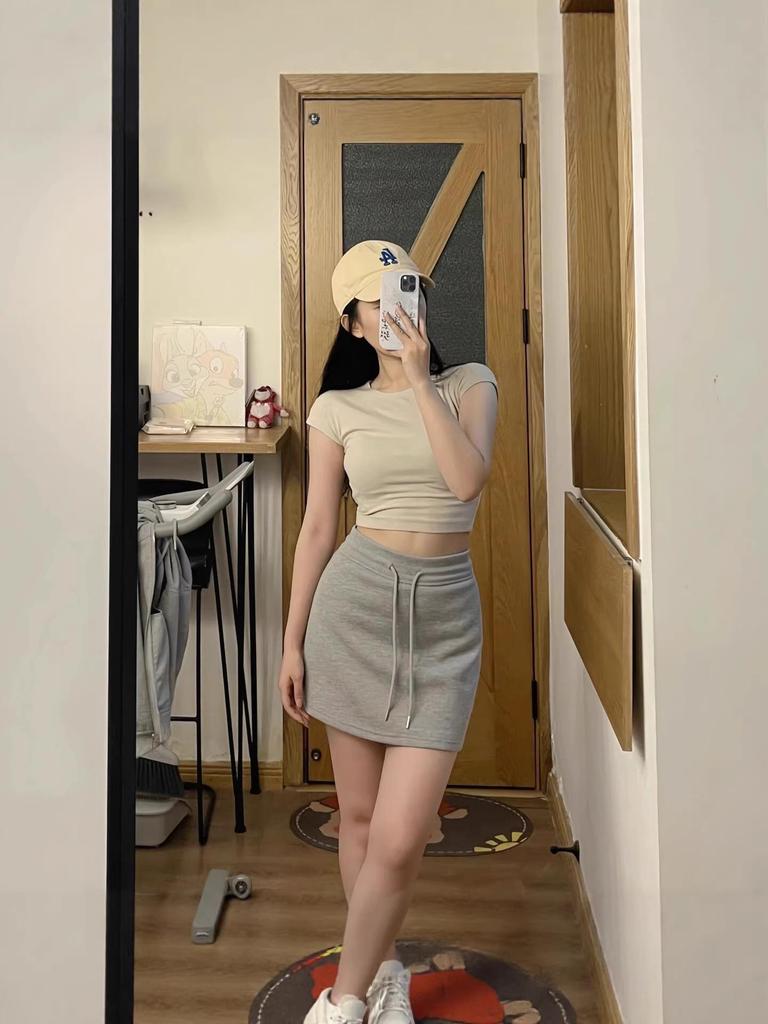 Women's Gray Sporty Hoodie and High-Waisted Skirt Set - Korean Style, Spring/Autumn 2026 Collection.
