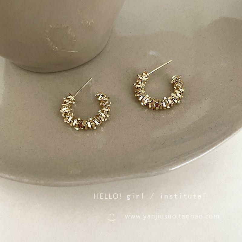 

Нишевый стиль Маленькие серебряные женские стильные серьги в морозном стиле Gold broken silver earrings(20mm)