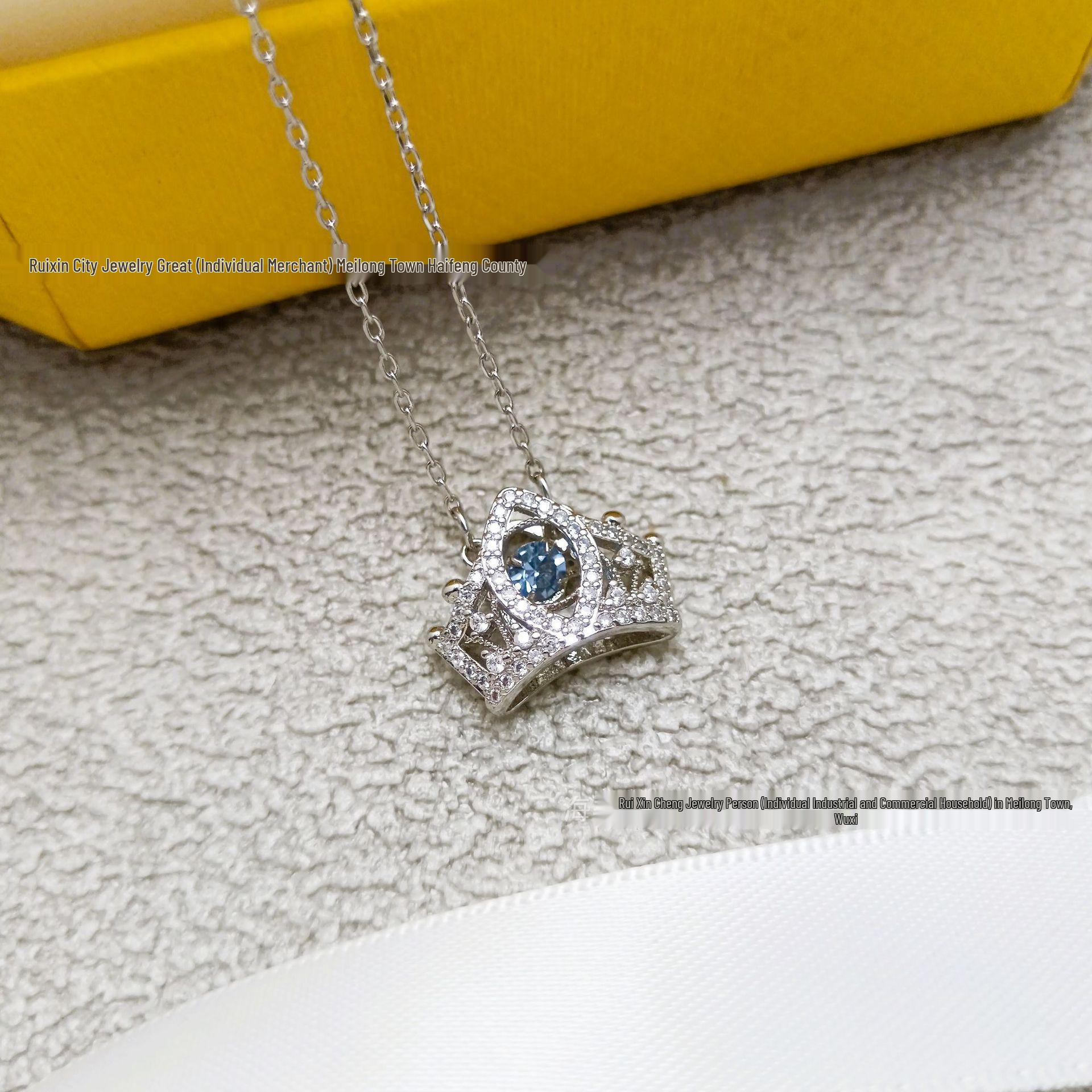 Shi Jia Dynamic Crown Rose Gold Necklace & Earrings Set: Beating Heart Pendant with Full Diamond Classic Clavicle Chain.