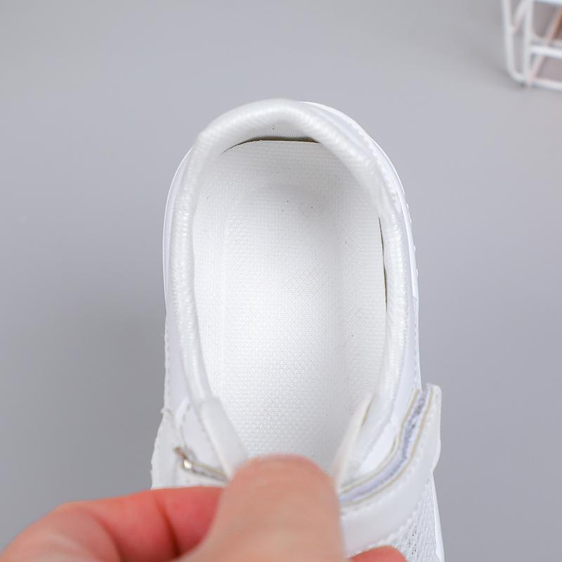 Tenisowe trampki dziecięce letnie nowe chłopięce dziewczęce buty sportowe codzienne buty deskorolkowe siatkowe oddychające miękkie podeszwy dziecięce małe białe buty