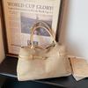 2026 Damen-Handtasche mit Wildleder-Riemen und mattem Leder: Lässig, Retro, Achselhöhlen-Stil