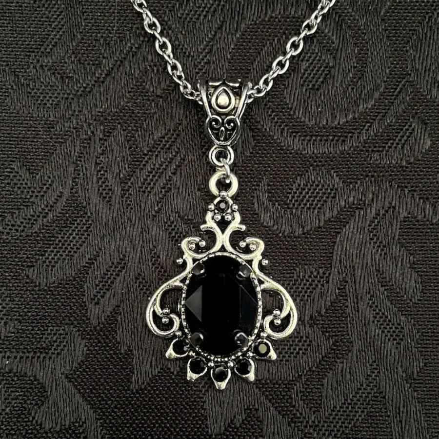 New Gothic Red Quartz Crystal Pendant Necklace for Women Vampire Style Engagement Jewelry Punk Vintage Jewelry Luxury 2026