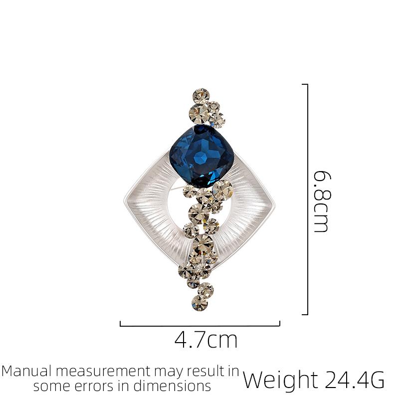 New Luxurious Temperament Elegant Atmosphere Luxurious Geometric Square Coat Brooch Accessories