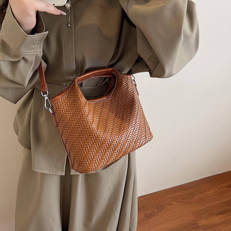 New Large-capacity Handbag Women's Fashion Mother and Child Bag Versatile Shoulder Bag Woven Messenger Bag