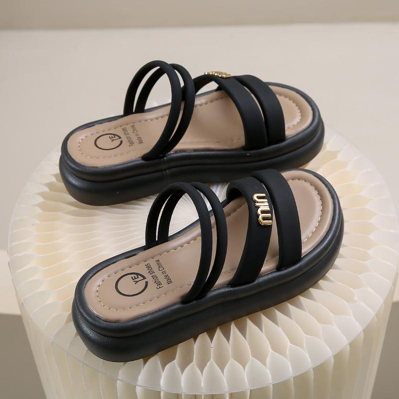 Thick-bottomed beach slippers women's fashion versatile 2025 popular casual summer wear soft-bottomed muffin one-word cool slippers