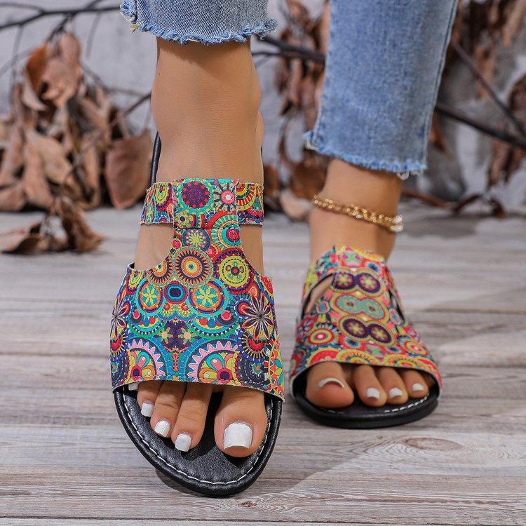 2024 Summer Women's Breathable Roman Style Color Block Sandals: European & American Flat Slippers