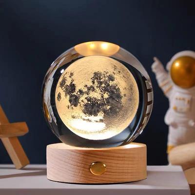 Touch-Charge Holzsockel 3D geschnitzter Kristallmond Nachtlicht - Kreatives leuchtendes Schreibtischornament Geschenk