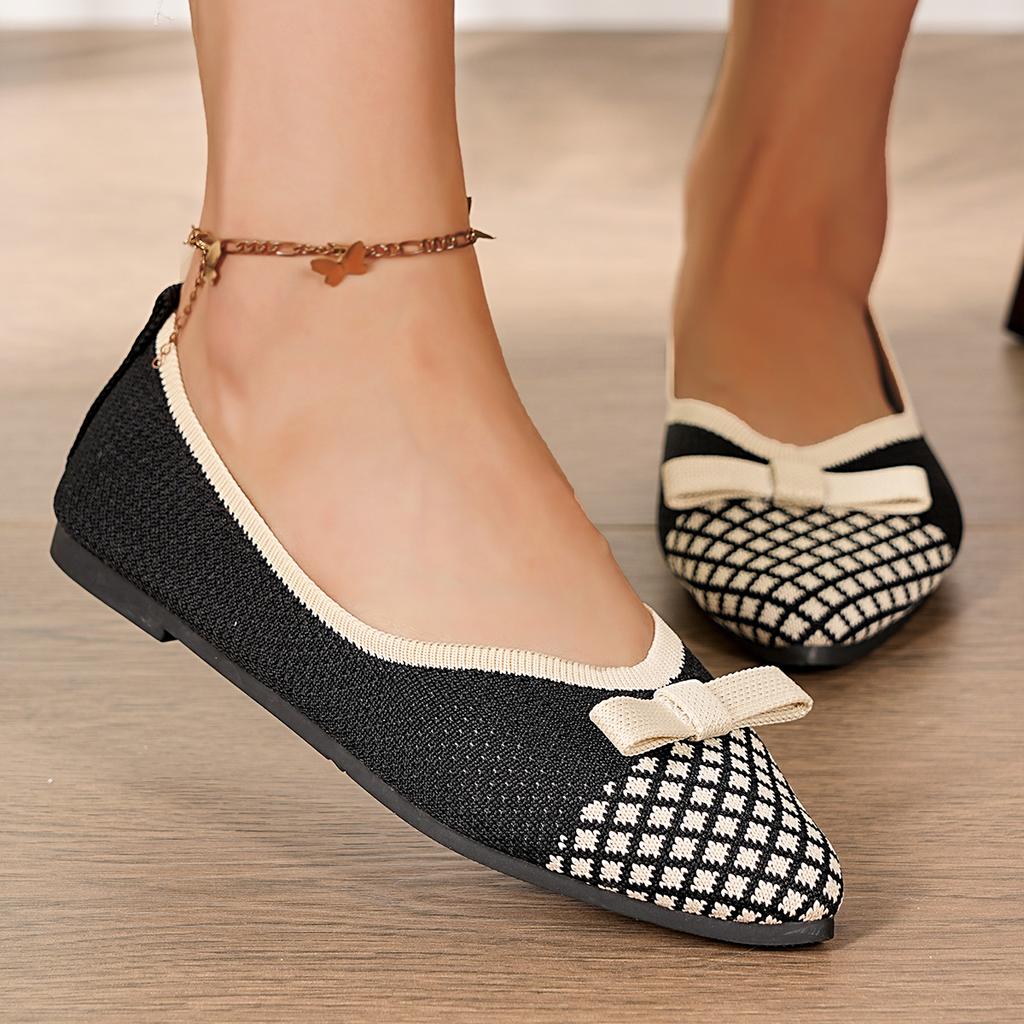 New Women Knitted Slip on Flats Shoes Breathable Comfortable Walking Sneakers Women Trend Casual Pointed Toe Walking Loafers