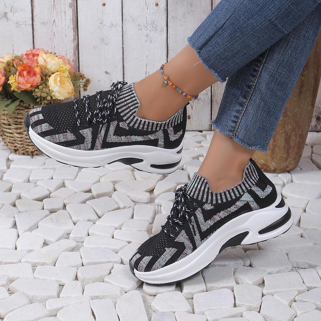 Women's Breathable Flyknit Mesh Sneakers - Versatile Casual Running Shoes for Spring 2025, Available in Large Sizes.