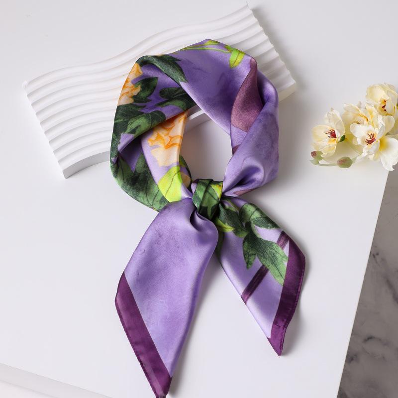 

Вінтажний шовковий шарф у корейському стилі 70 см: Універсальна хустка з штучного шовку з вінтажним принтом для жінок 70*70cm