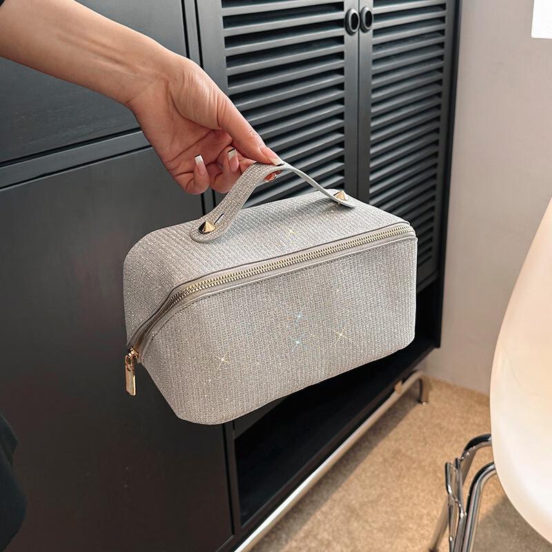 OEING Large Capacity Portable Travel Cosmetic Bag