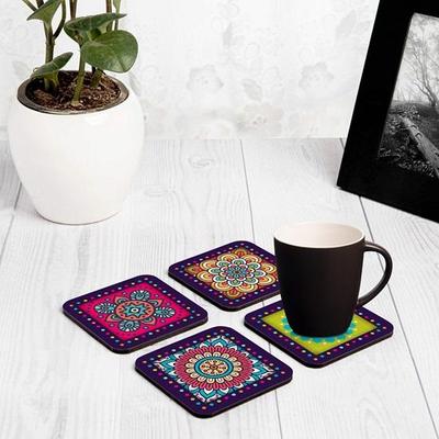 Set med 4 bordsunderlägg, fyrkantiga, för köksbord, trä, dekorativa föremål för koppar, muggar, burkar, glas