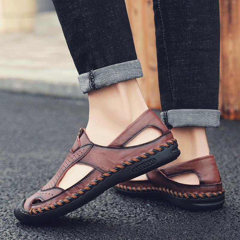 Fashion Leisure Walk Mens Sandals Outdoor Male Wading Aqua Shoes Retro Style Beach Shoes Simple Roman Shoes Casual Leather Summer Flats
