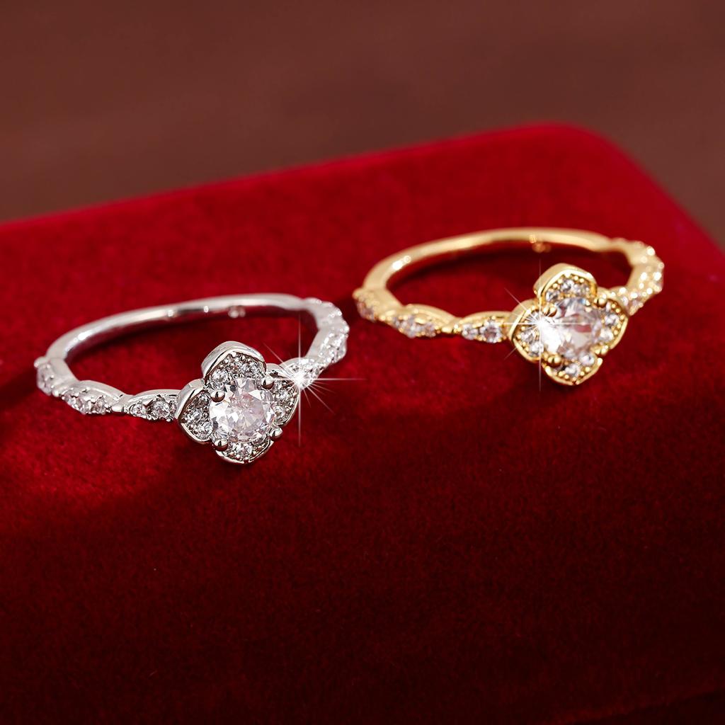 Exquisite Four-Leaf Clover Ring Sparkling Synthetic Zirconia Ring For Women'S Perfect Gift