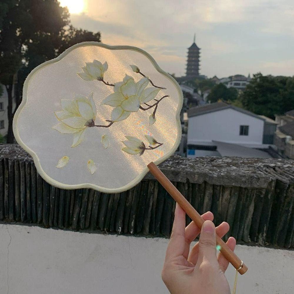 Vintage Chinese Style Chinese Style Fan Handheld with Pendant Embroidery Fan Floral Pattern Tassels Silk Fan Chinese Wedding