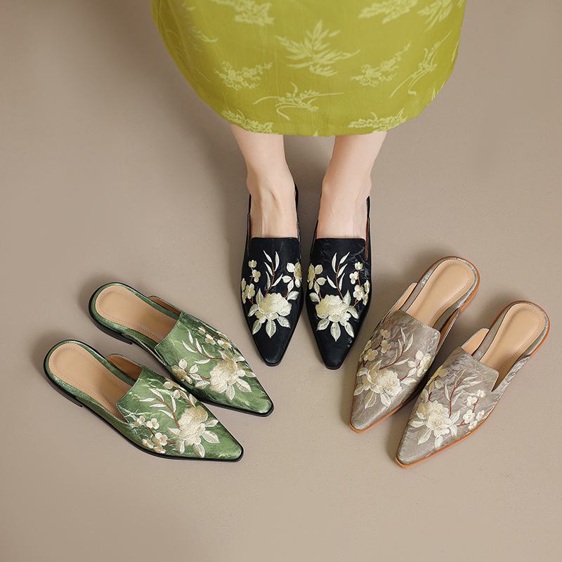 Krazing Pot Natural Skin Silk Spring Summer Size 40 Thick Low Heels Women Pointed Toe Shallow Embroidery Mules Pumps