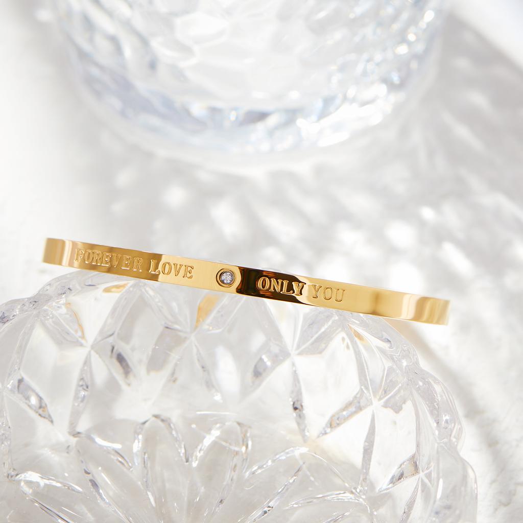 Plating 18K Gold High -grade Hand -ring English Letter Open Titanium Steel Bracelet