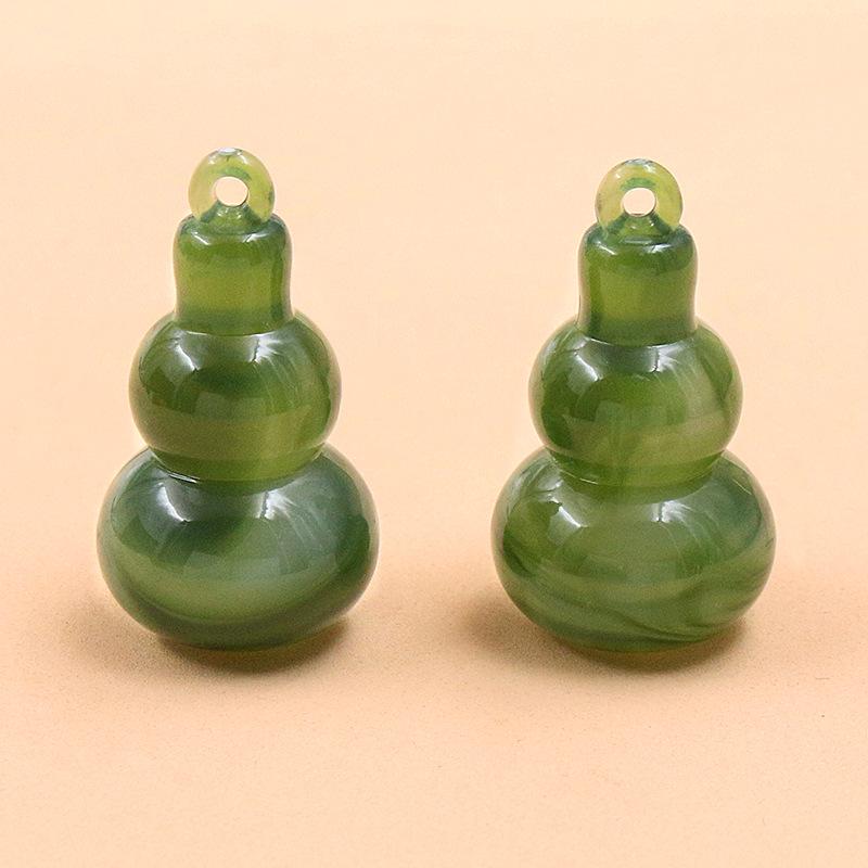 Gradient Gourd Pendants: 6 Multicolored Resin Charms (18x31mm) for Bags, Phones, and Clothing.