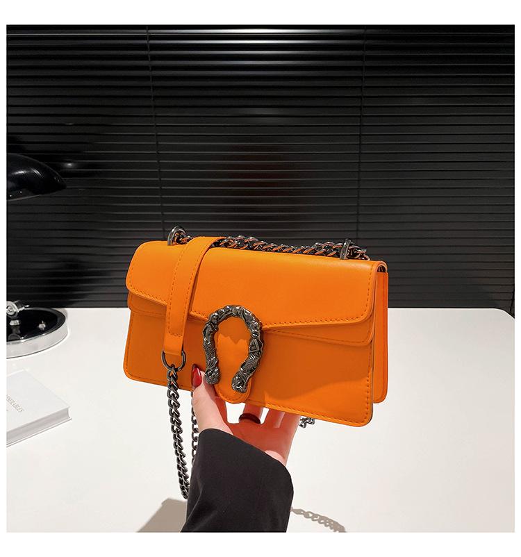 Modna kwadratowa torebka crossbody na łańcuszku damska 2025