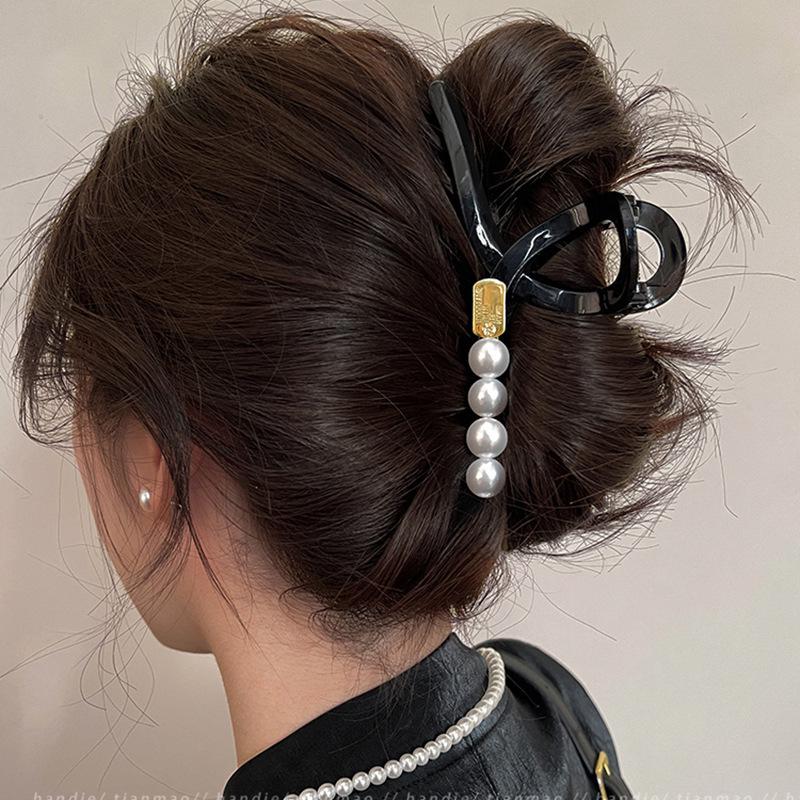 Elegant Large Hair Claw Clip for Thick Hair - High-End Korean Updo Shark Clip