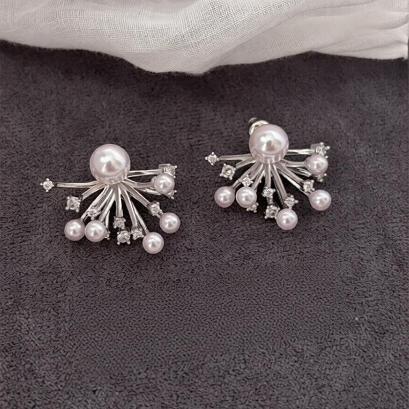 Korean Geometric Zircon Tassel Earrings with Luxurious Pearl Design