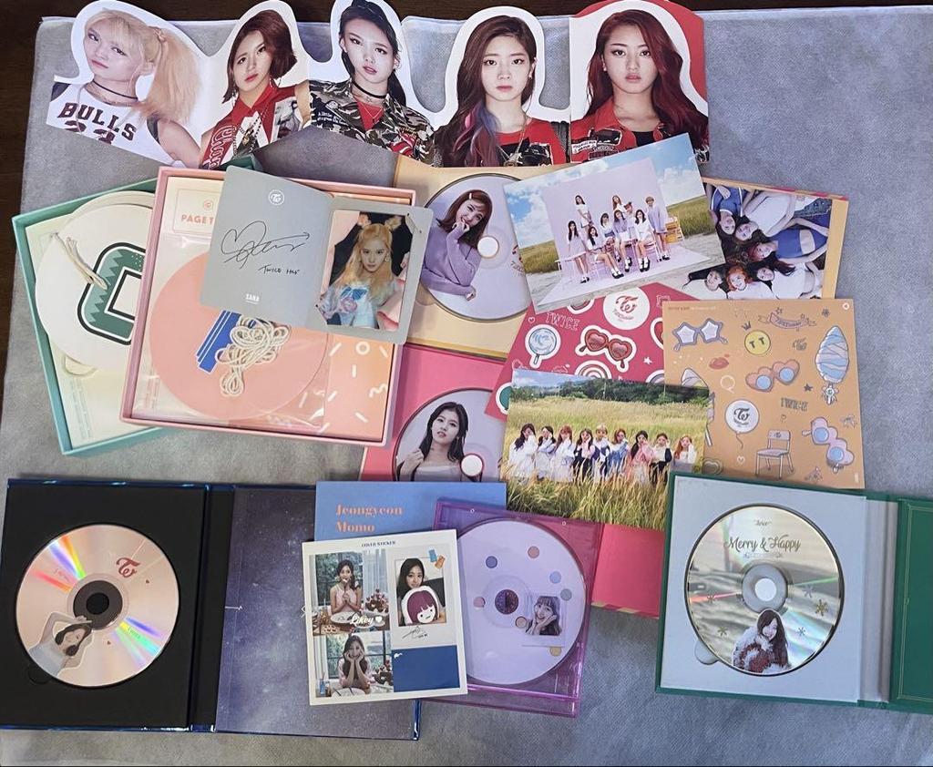 [USED] TWICE Album Goods Set
