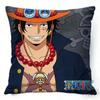 Poszewka na poduszkę One Piece z nadrukiem ulubionej postaci z anime. Dekoracyjna poszewka na poduszkę do sypialni, salonu i dla fanów anime.
