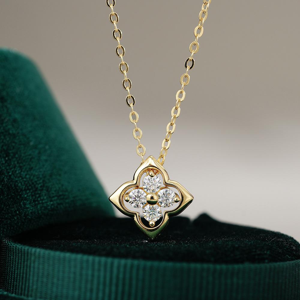 Luxury Real 18k Gold Women s Transporter Lucky Grass Pendant Moissanite Diamond Necklace золотой