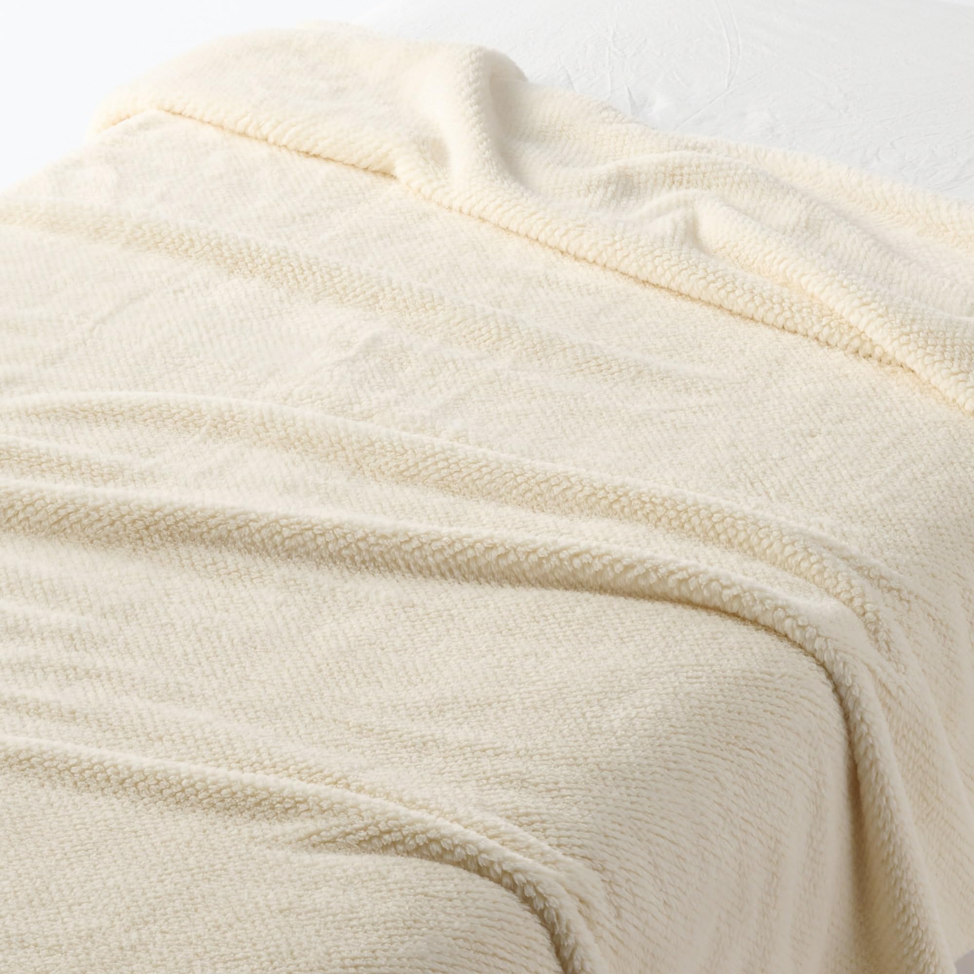 MUJI Теплое тонкое одеяло из переработанного полиэстера 180 x 200 15598779, Двуспальное, см, Цвет слоновой кости, слоновая кость