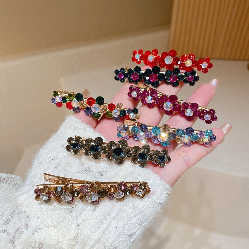

New Fashion Korean Style Alloy Crystal Flowers Duckbill Clip For Girl Women Shining Elegant Side Barrettes Edge Clip Hairpins Size fits all