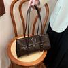 High End Burgundy Waxed Oil Leather Plutonium Armpit Bag Elegant Feminine Magnetic Buckle Shoulder Commuter Versatile Ladies Tote Bag