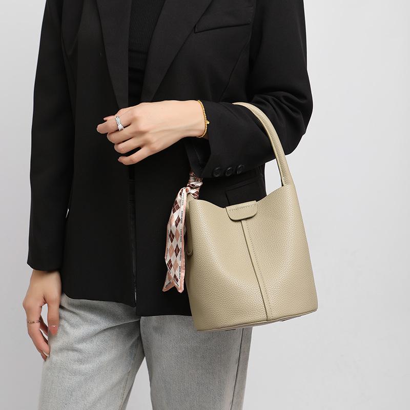 New trendy girl bag shoulder messenger bag summer high-end leather handbag bucket bag