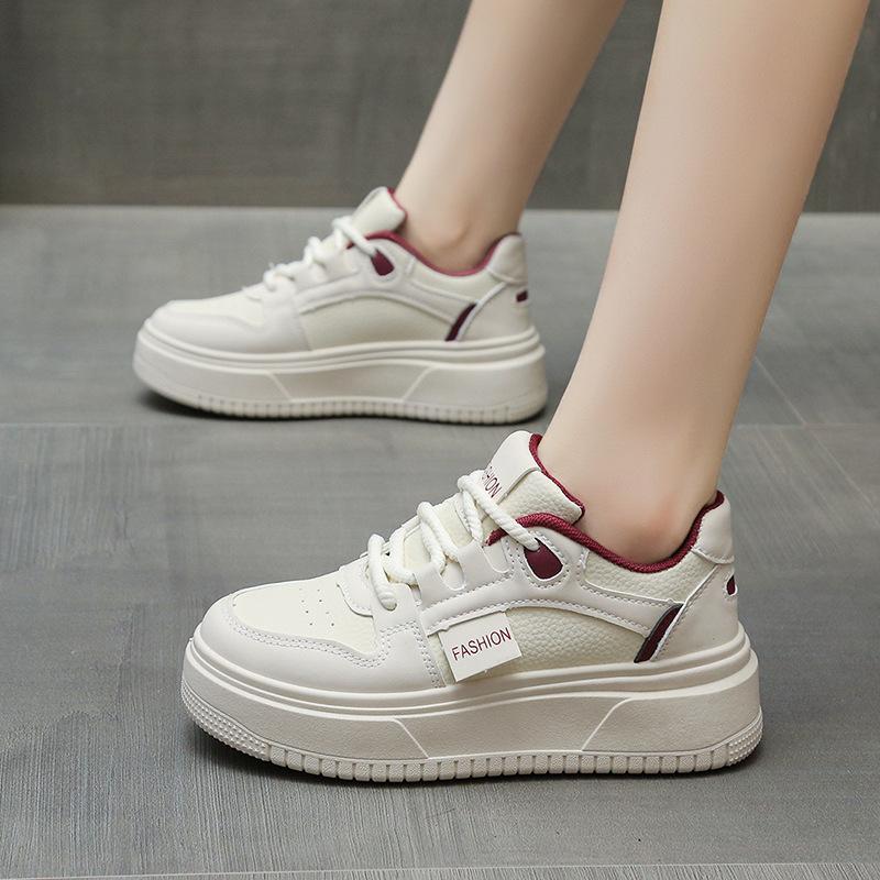 

Кожаные белые туфли детские новинка осени 2024 года популярные красные и белые цвета в сочетании с подошвой кекса кампуса студенческие спортивные туфли 40