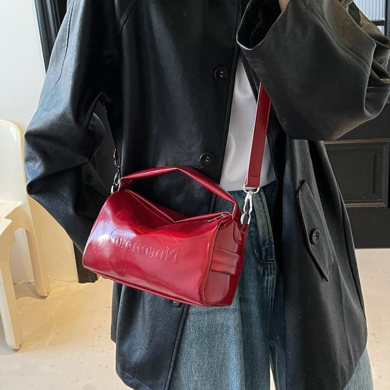 Exploding Fire Niche Fashion Big Bag 2025 New Tote Bag Large Capacity Commuter Shoulder Underarm Shoulder Bag Premium Sense