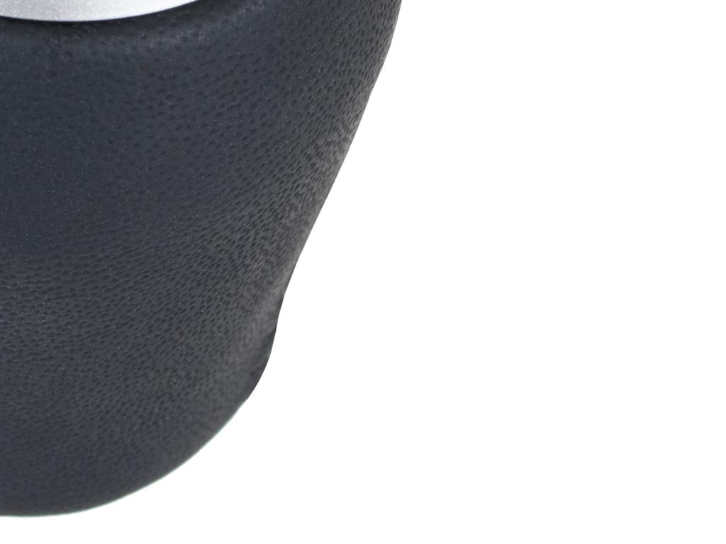 Nissan Qashqai 06-13 6-SPEED BLACK LEATHER + SILVER Gear Shift Knob