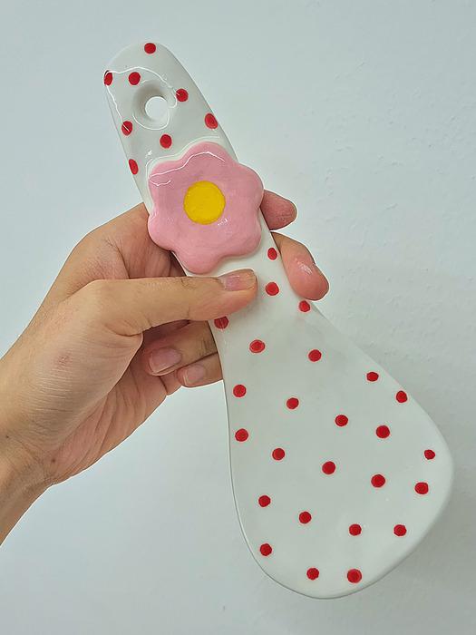 

Deulkkot Ceramic Polka Dot Flower Spatula Polka Dot Flower Spatula